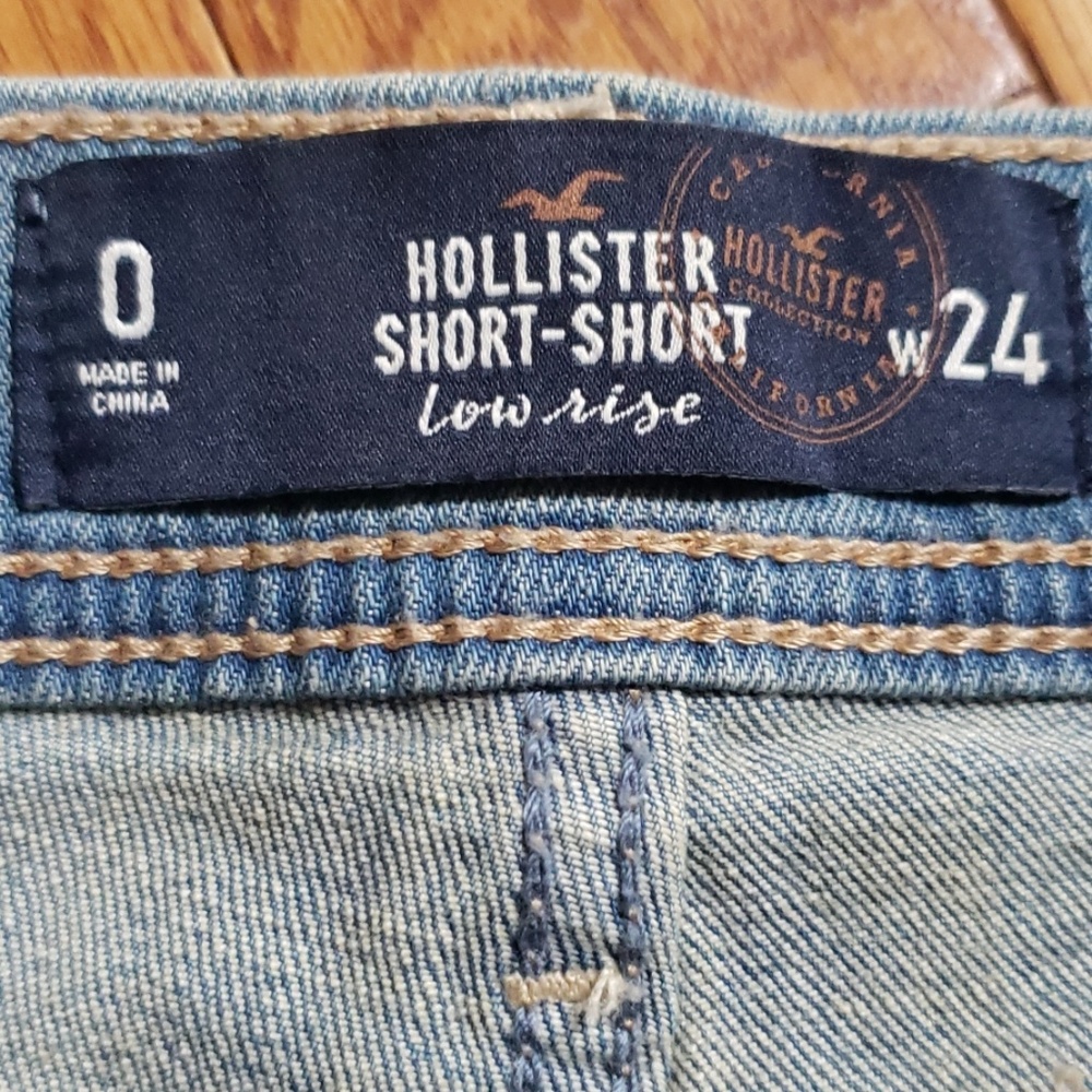 SOLD Hollister๐บLow Rise Short Shorts Size 0 - Picture 4 of 4